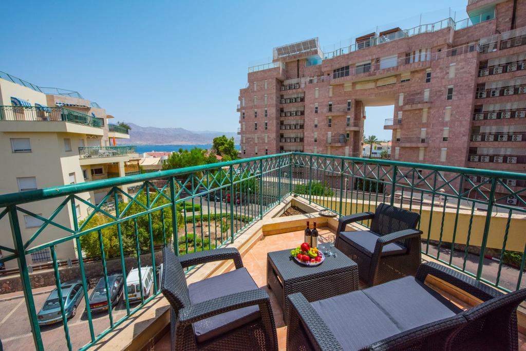 C Class Apartment Eilat Bagian luar foto
