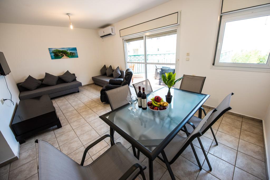 C Class Apartment Eilat Bagian luar foto
